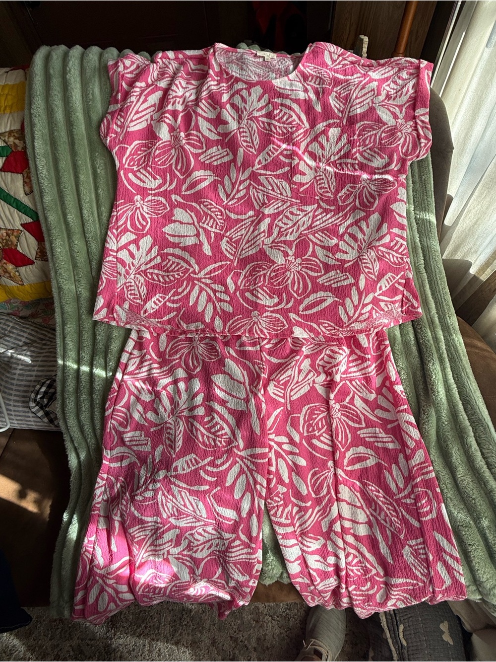 Women's Floral Two-top and pants Set